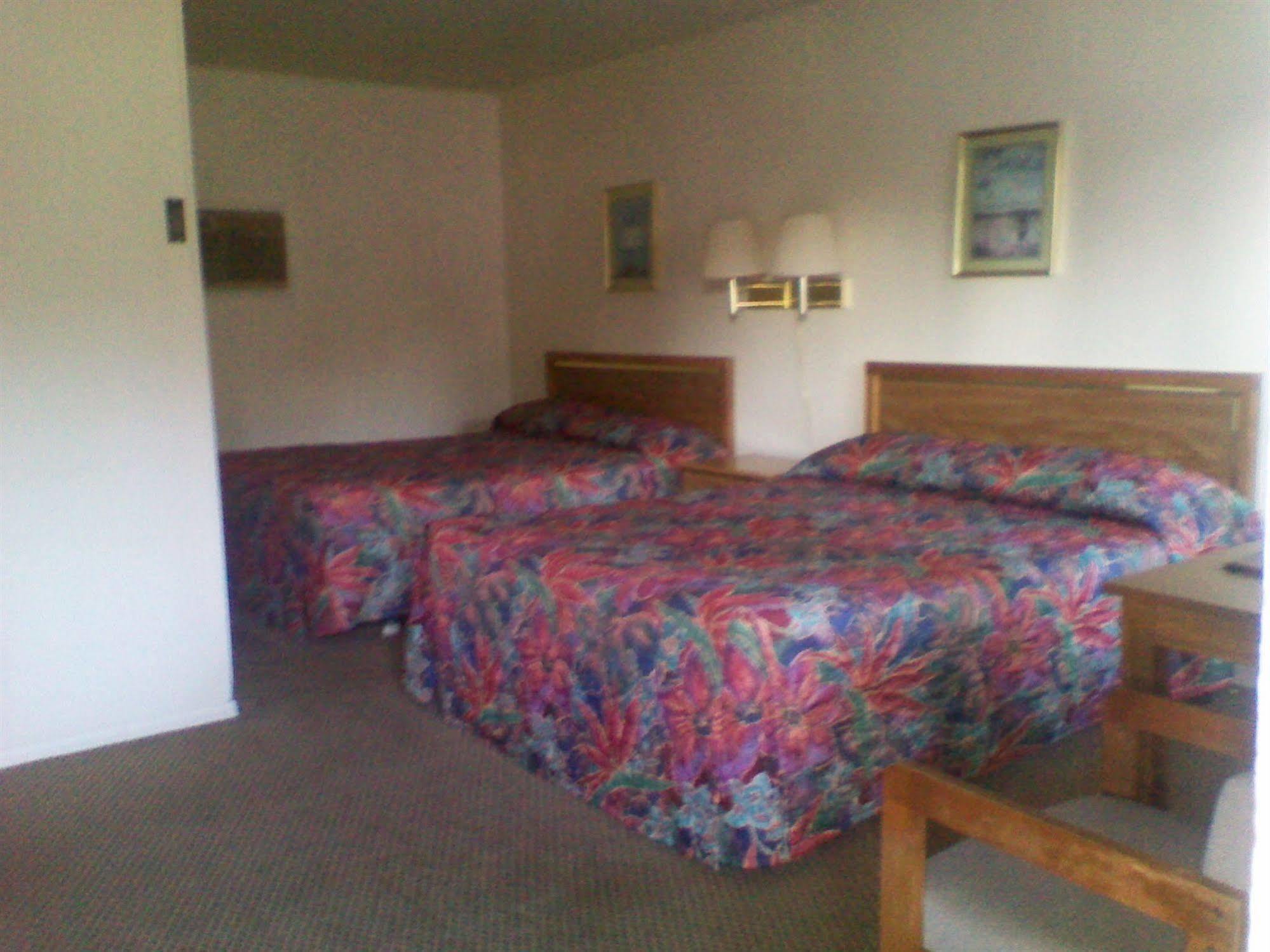 Capri Motel Маккино Сити Экстерьер фото