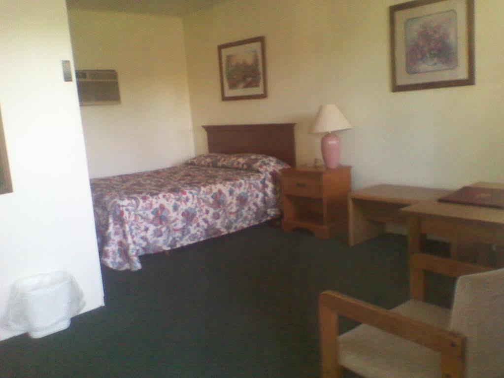 Capri Motel Маккино Сити Экстерьер фото